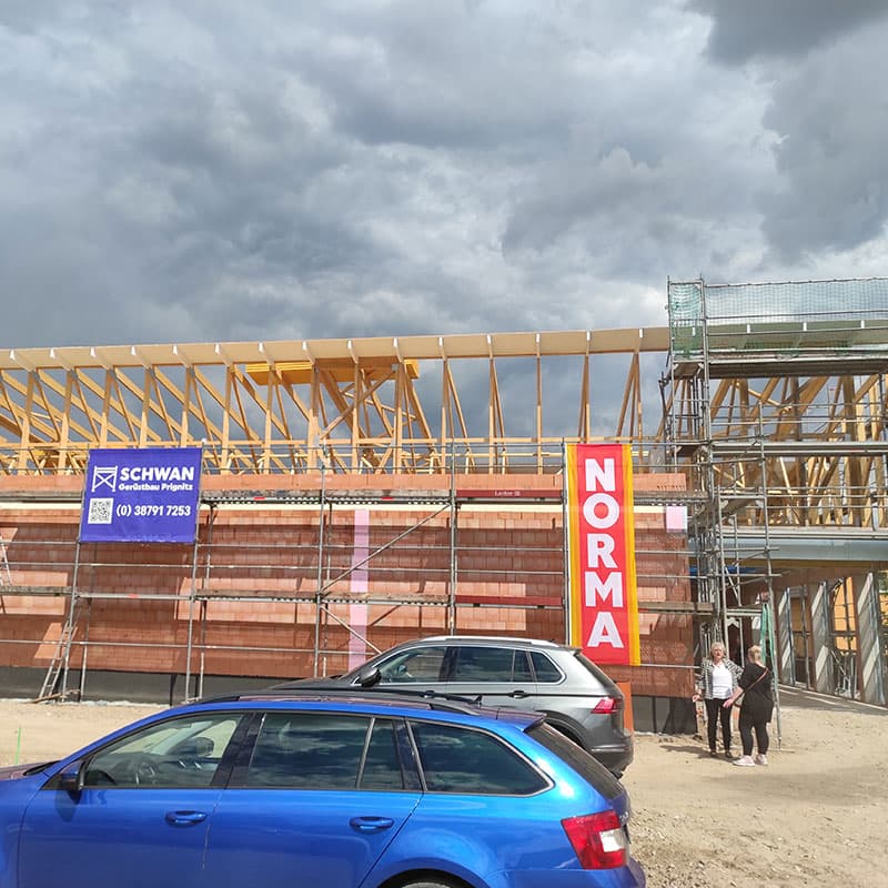 Fassadengerüst am NORMA-Markt Dömitz, SCHWAN Gerüstbau 2020